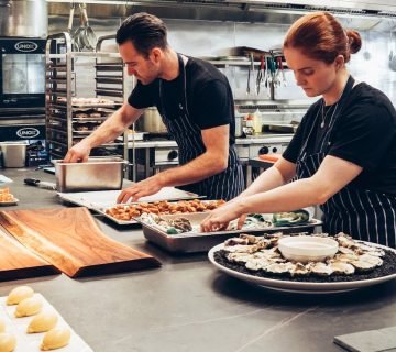 Wat is live cooking catering